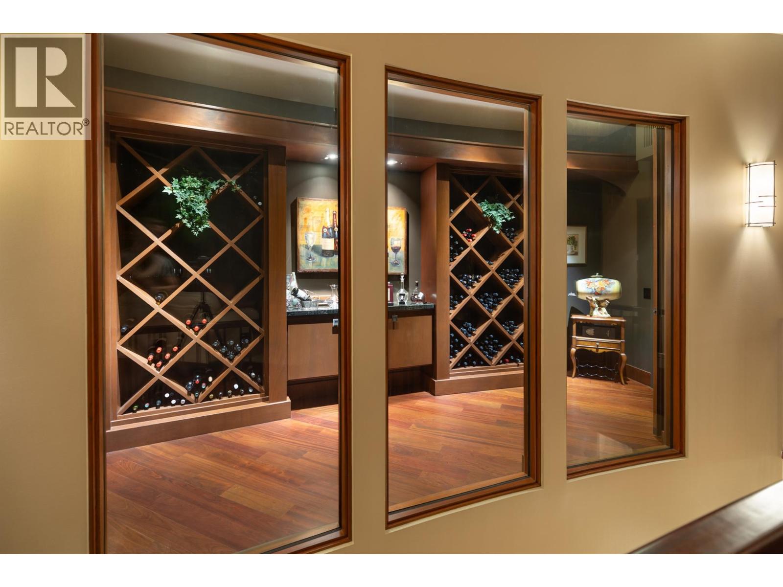 Picture for 704 Barnaby  Road https://www.cirrealty.ca/reb/bc/5/10363565_47.jpg