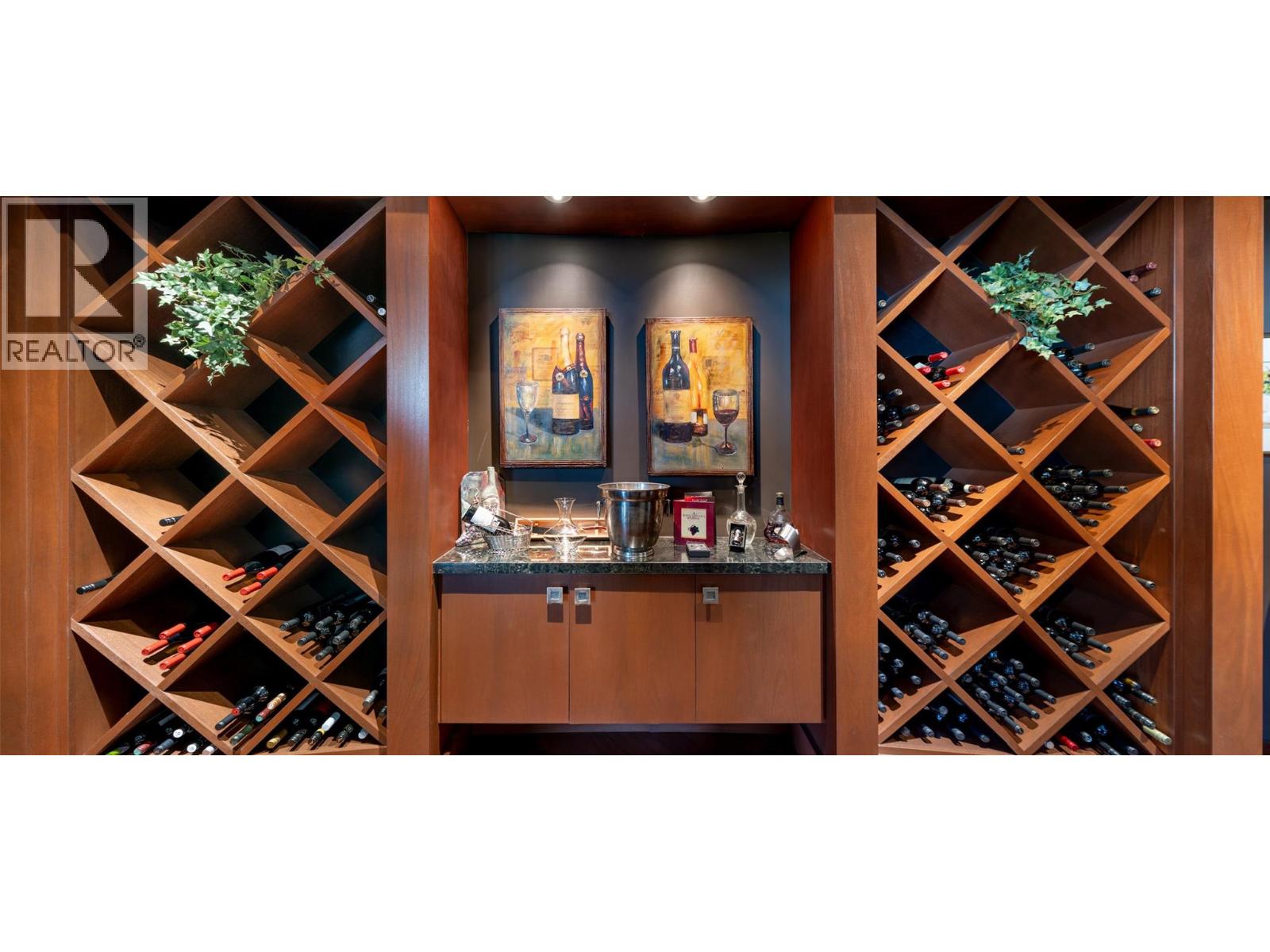 Picture for 704 Barnaby  Road https://www.cirrealty.ca/reb/bc/5/10363565_49.jpg