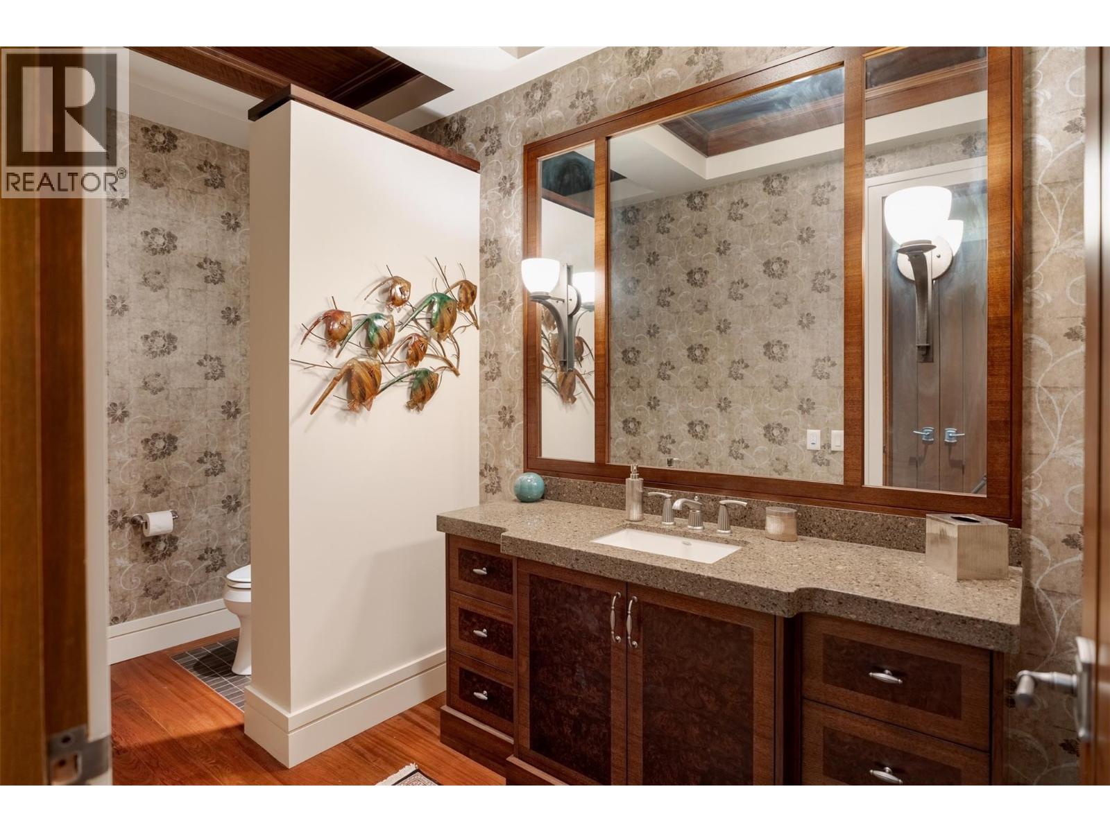 Picture for 704 Barnaby  Road https://www.cirrealty.ca/reb/bc/5/10363565_52.jpg