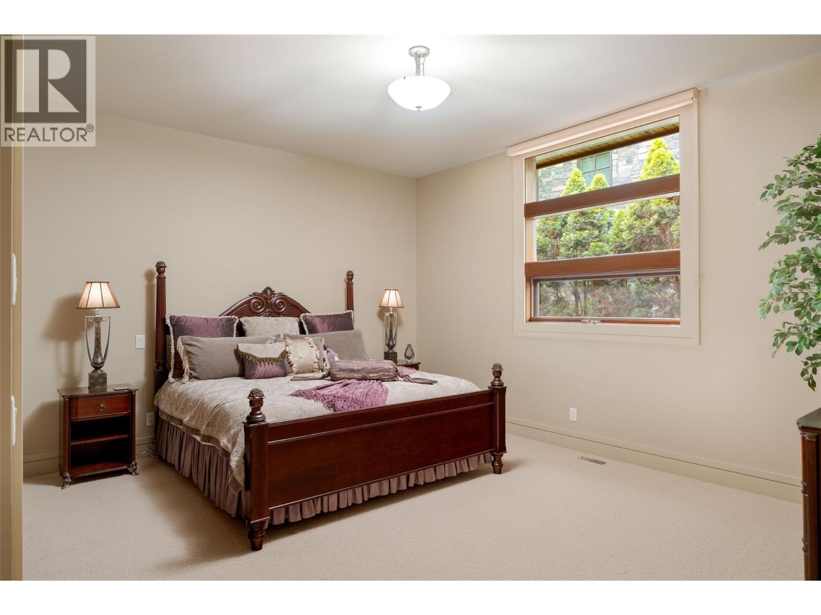 Picture for 704 Barnaby  Road https://www.cirrealty.ca/reb/bc/5/10363565_54.jpg