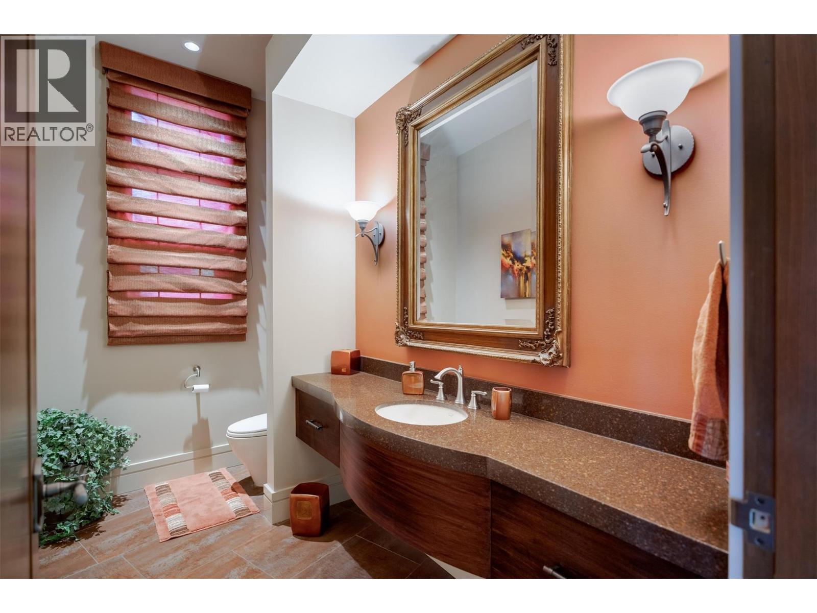 Picture for 704 Barnaby  Road https://www.cirrealty.ca/reb/bc/5/10363565_57.jpg