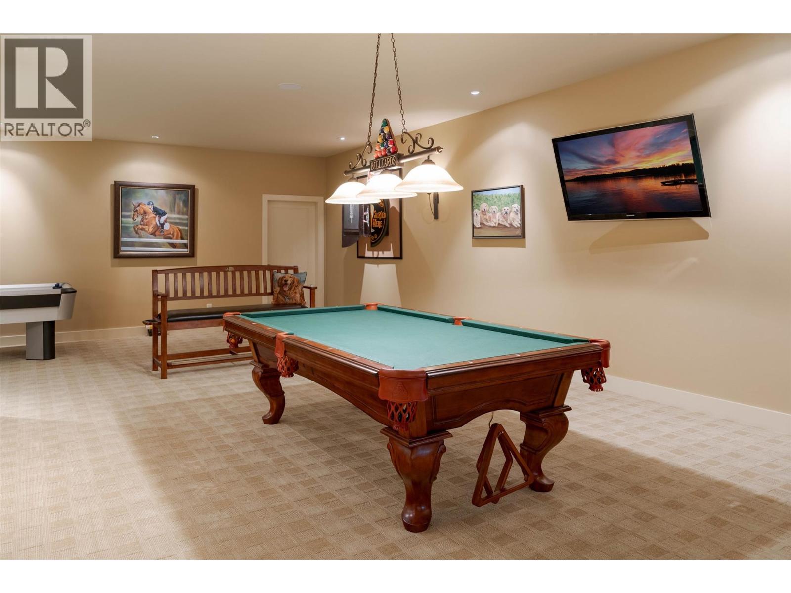 Picture for 704 Barnaby  Road https://www.cirrealty.ca/reb/bc/5/10363565_66.jpg