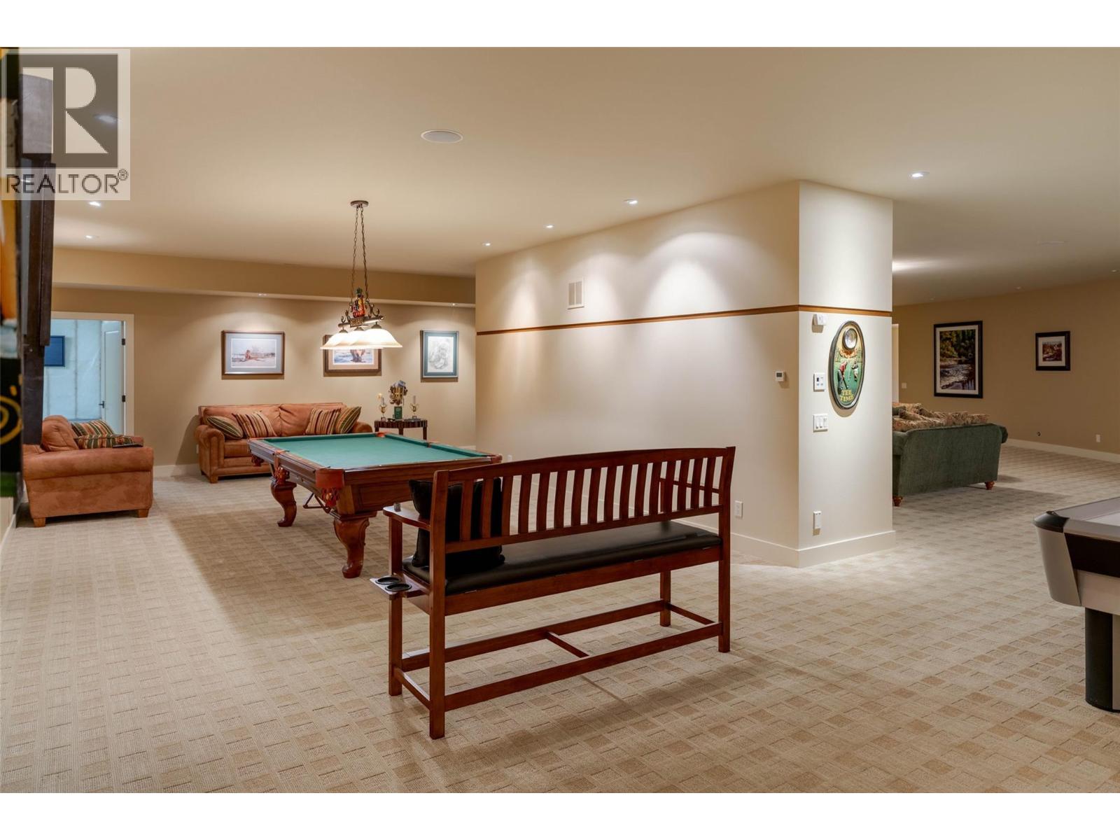 Picture for 704 Barnaby  Road https://www.cirrealty.ca/reb/bc/5/10363565_67.jpg