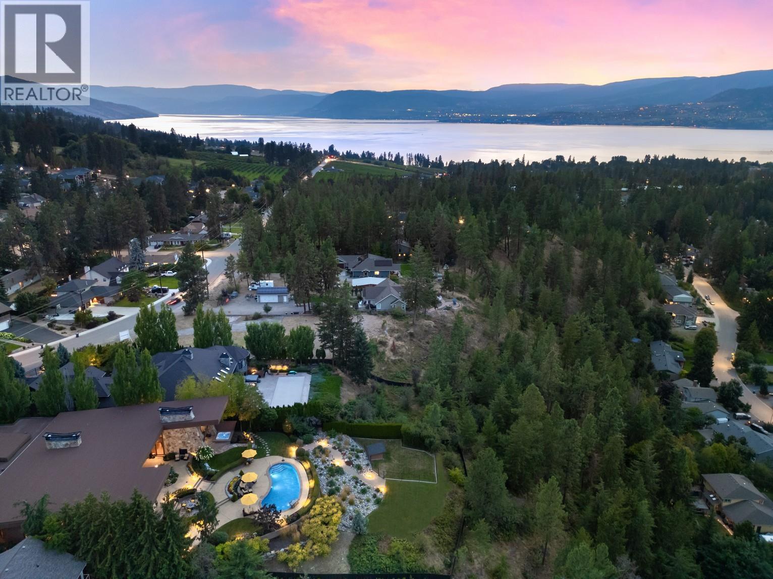 Picture for 704 Barnaby  Road https://www.cirrealty.ca/reb/bc/5/10363565_86.jpg