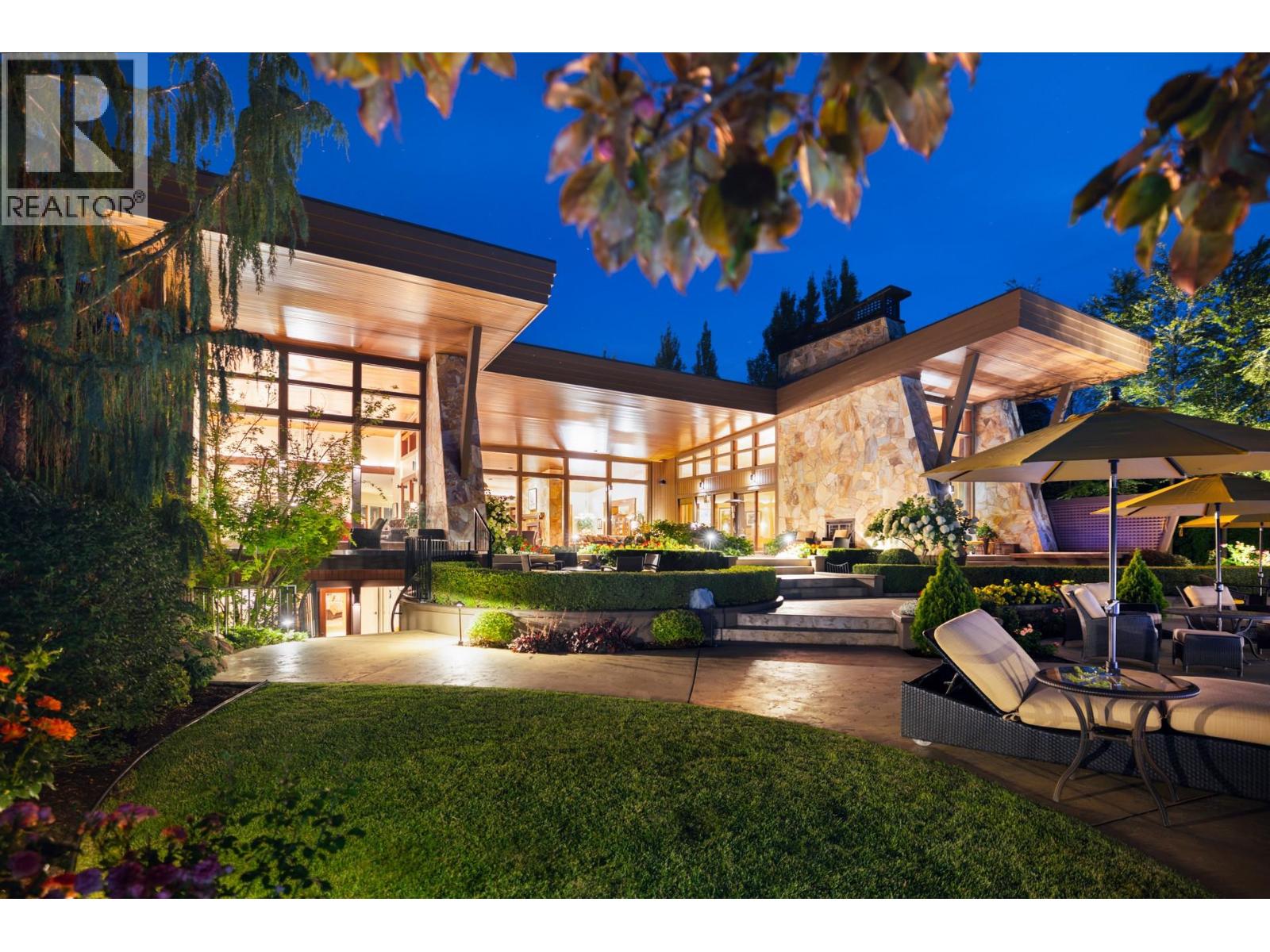 Picture for 704 Barnaby  Road https://www.cirrealty.ca/reb/bc/5/10363565_9.jpg