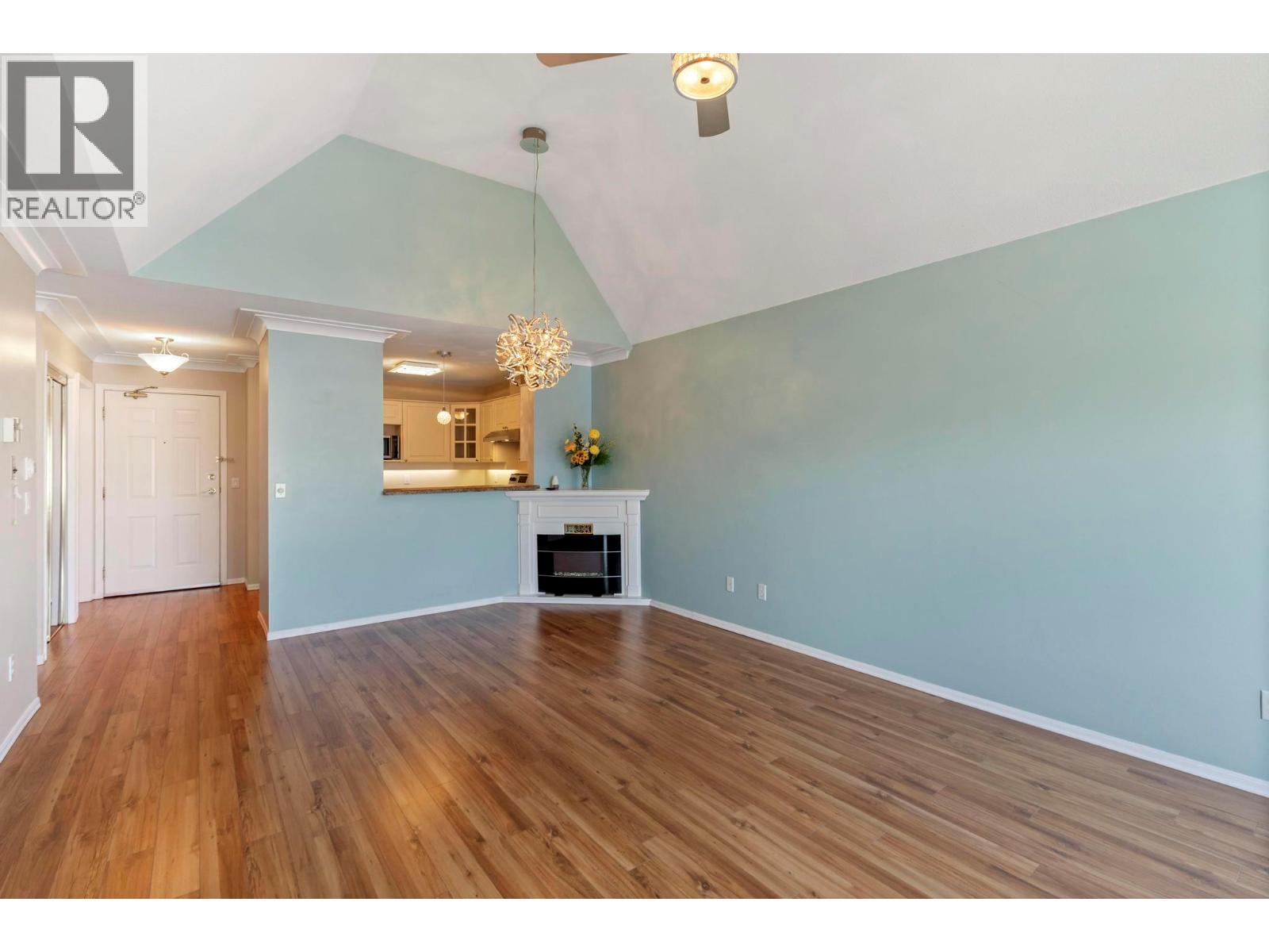 Picture for Unit #308, 3283 Casorso  Road https://www.cirrealty.ca/reb/bc/5/10363615_14.jpg