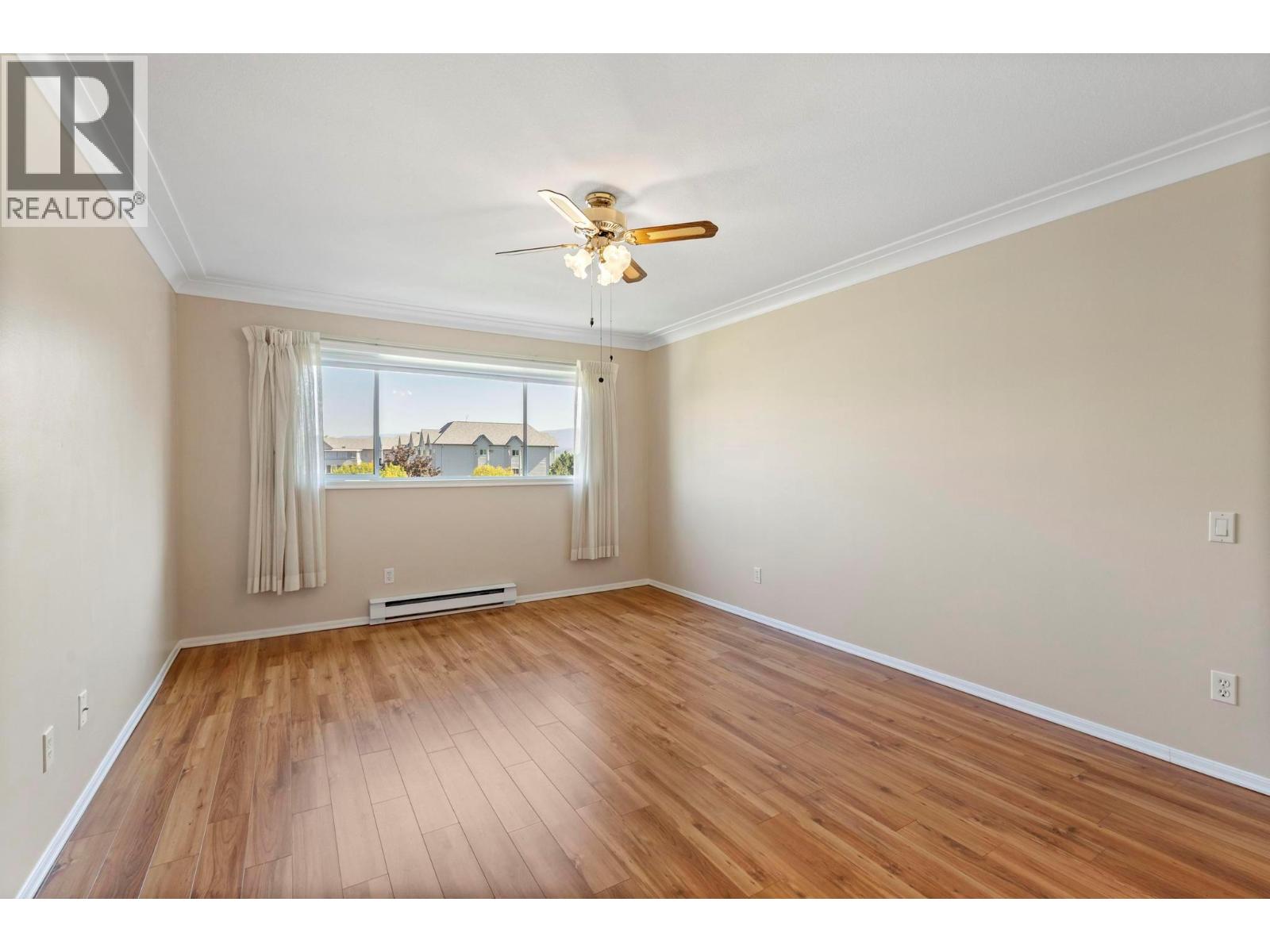 Picture for Unit #308, 3283 Casorso  Road https://www.cirrealty.ca/reb/bc/5/10363615_17.jpg