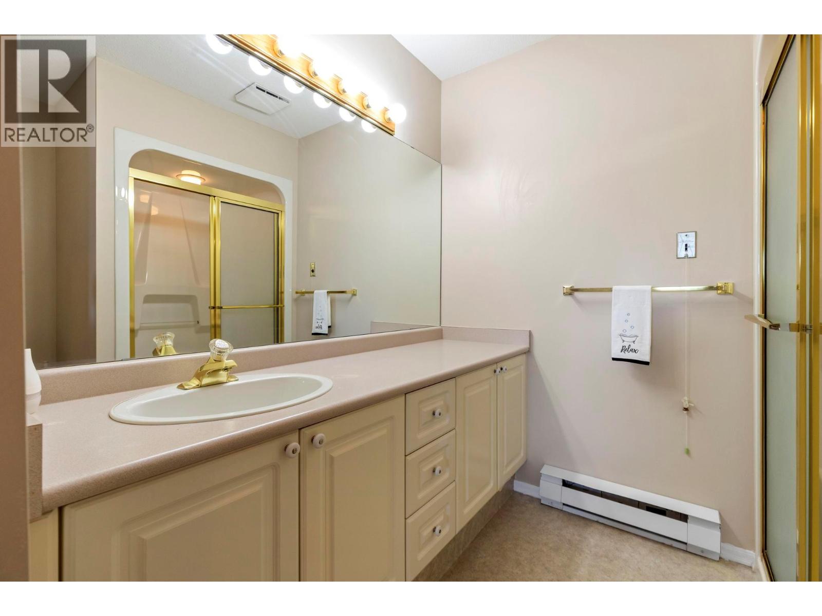 Picture for Unit #308, 3283 Casorso  Road https://www.cirrealty.ca/reb/bc/5/10363615_19.jpg