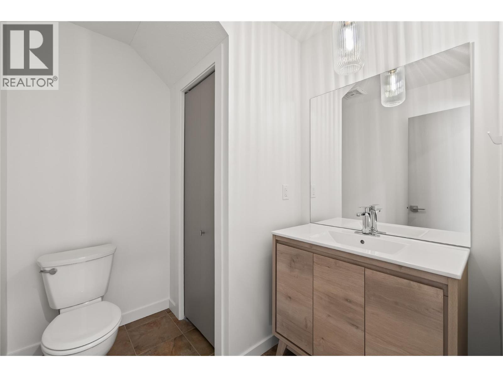 Picture for Unit #3, 2957 Conlin  Court https://www.cirrealty.ca/reb/bc/5/10363985_20.jpg