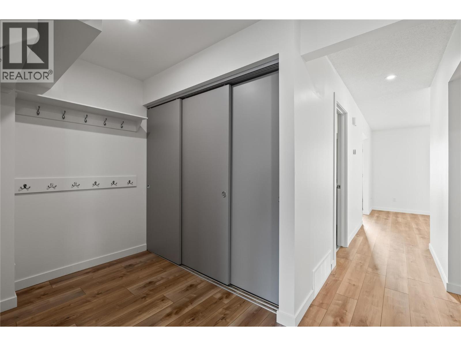 Picture for Unit #3, 2957 Conlin  Court https://www.cirrealty.ca/reb/bc/5/10363985_21.jpg