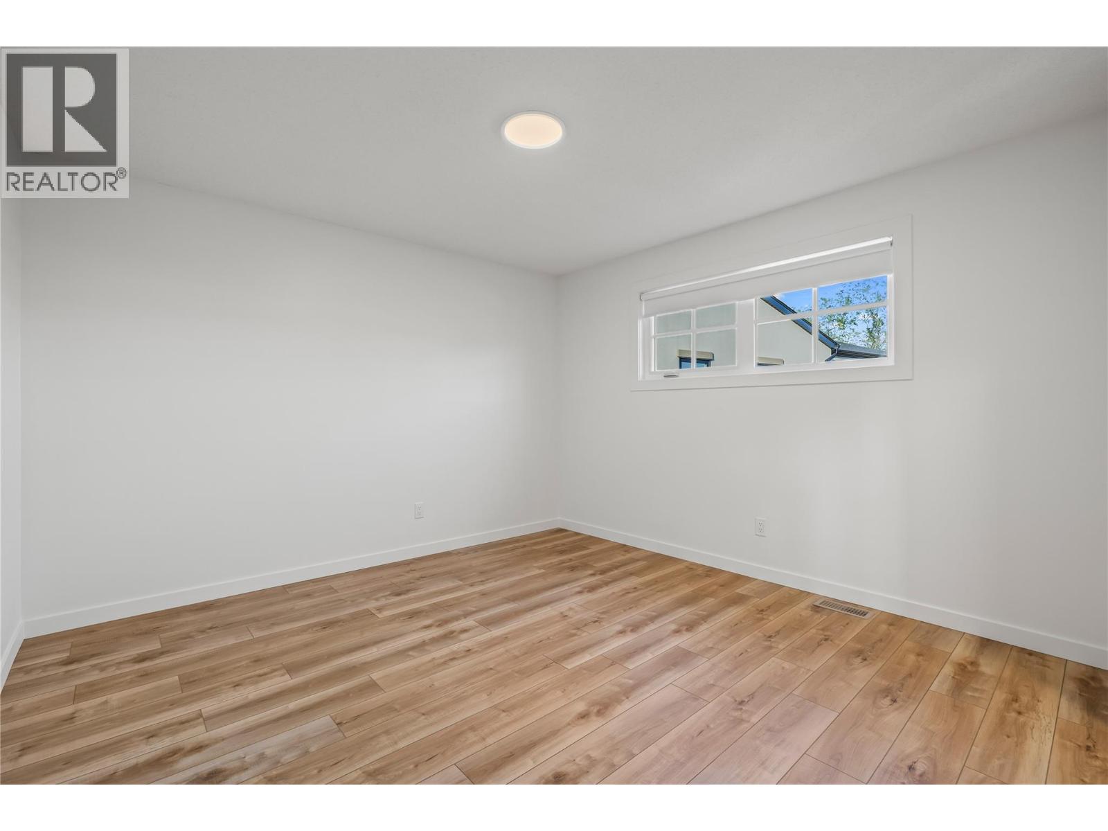 Picture for Unit #3, 2957 Conlin  Court https://www.cirrealty.ca/reb/bc/5/10363985_26.jpg