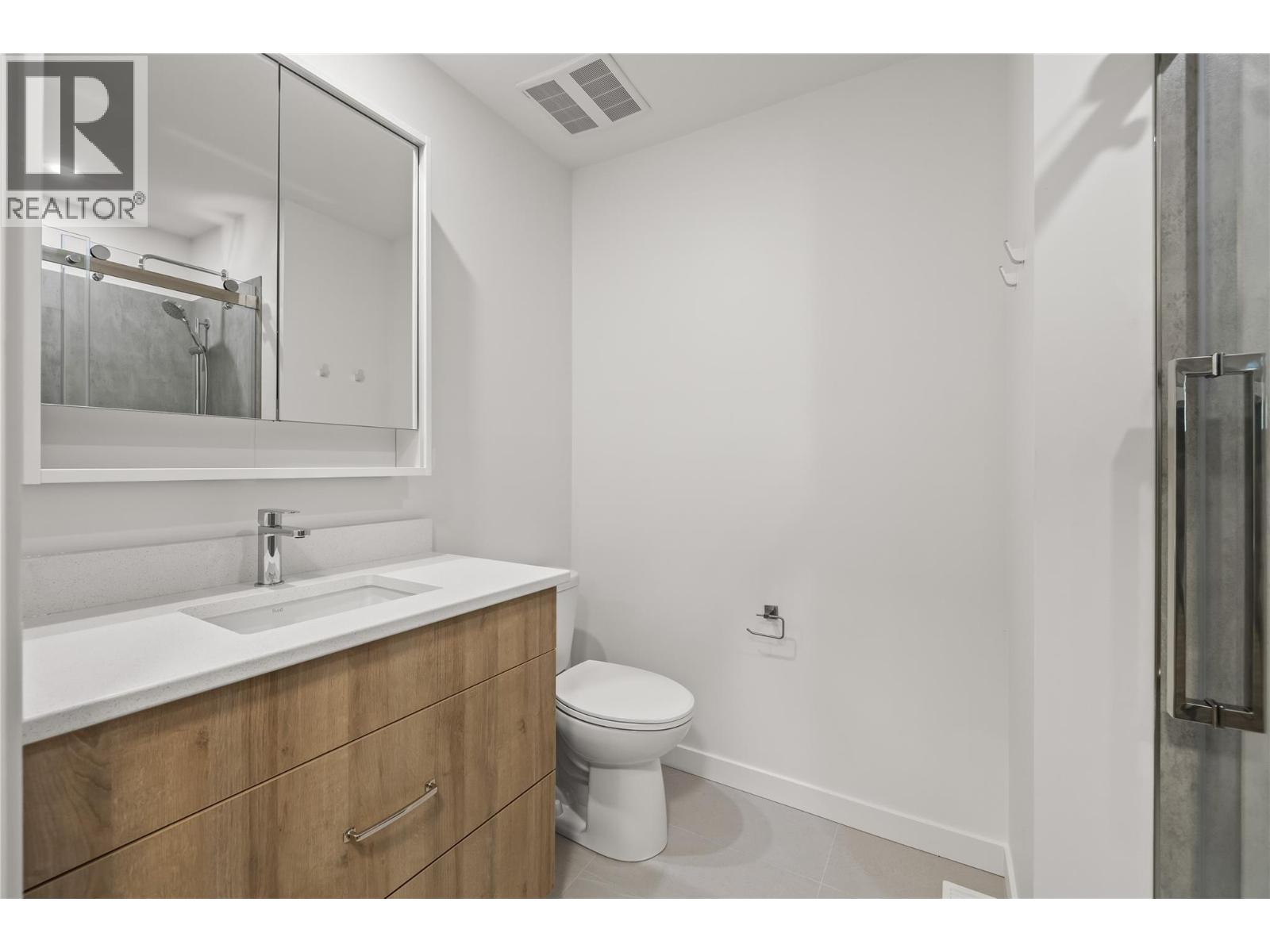 Picture for Unit #3, 2957 Conlin  Court https://www.cirrealty.ca/reb/bc/5/10363985_29.jpg