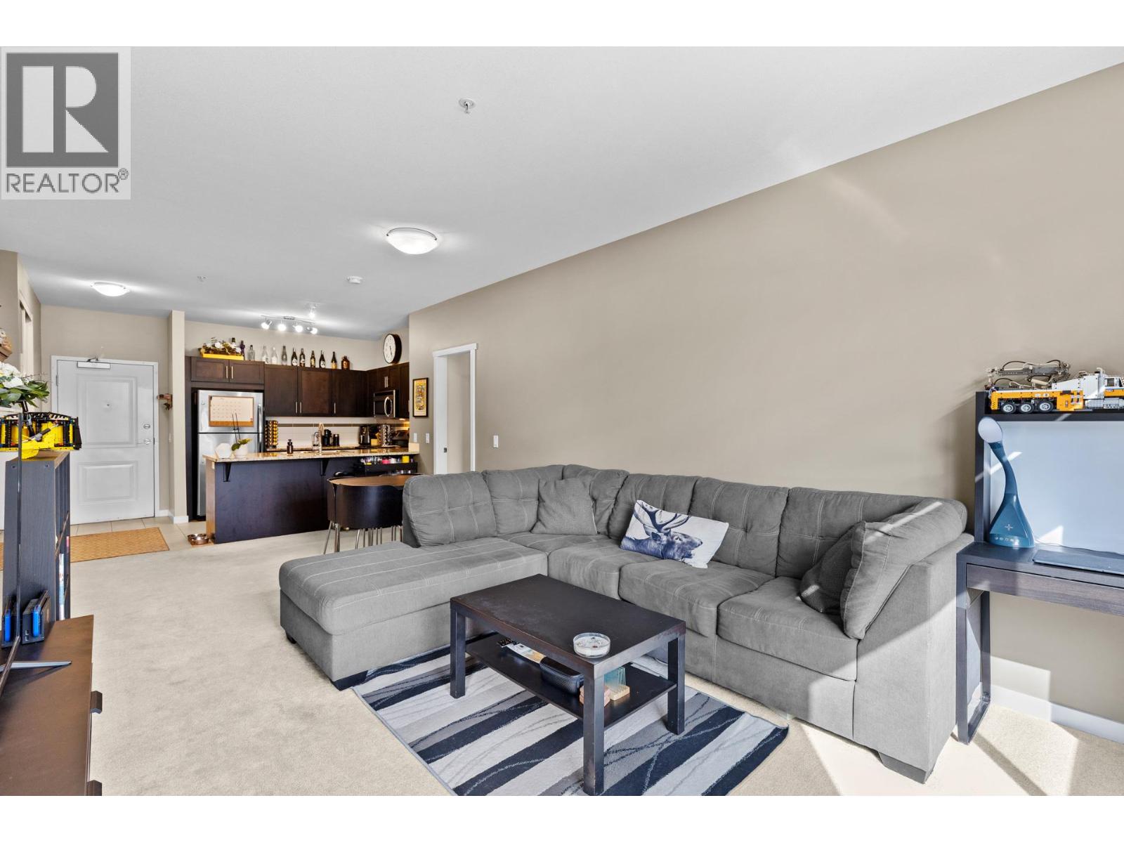 Picture for Unit #209, 1350 Ridgeway  Drive https://www.cirrealty.ca/reb/bc/5/10364155_10.jpg