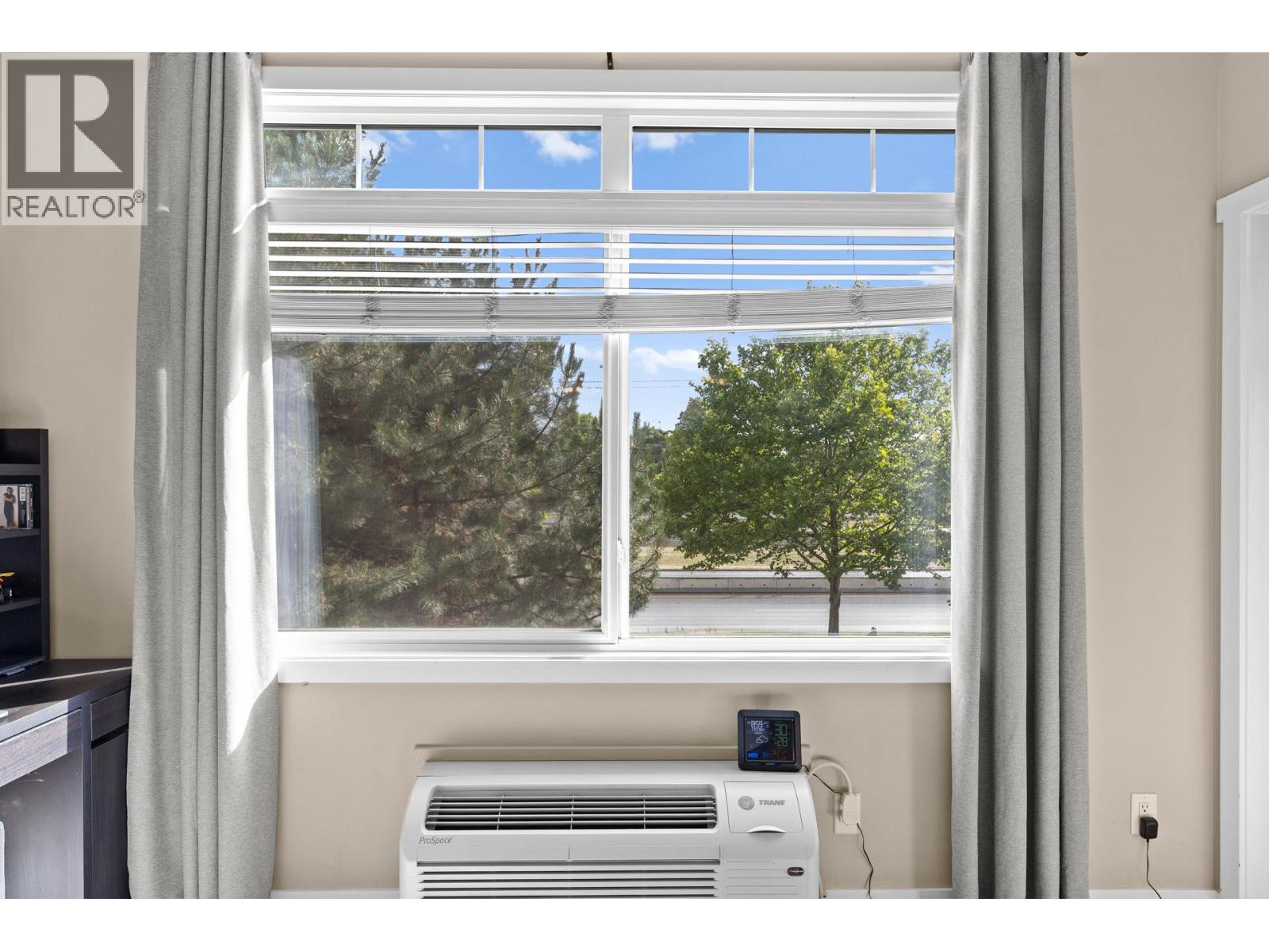 Picture for Unit #209, 1350 Ridgeway  Drive https://www.cirrealty.ca/reb/bc/5/10364155_12.jpg