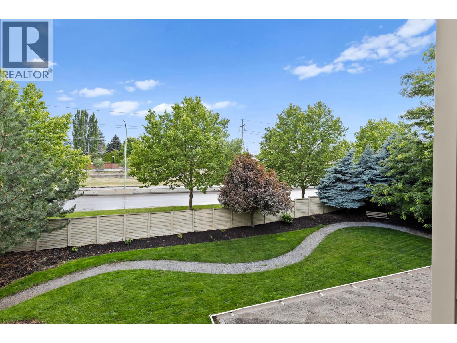 Picture for Unit #209, 1350 Ridgeway  Drive https://www.cirrealty.ca/reb/bc/5/10364155_27.jpg