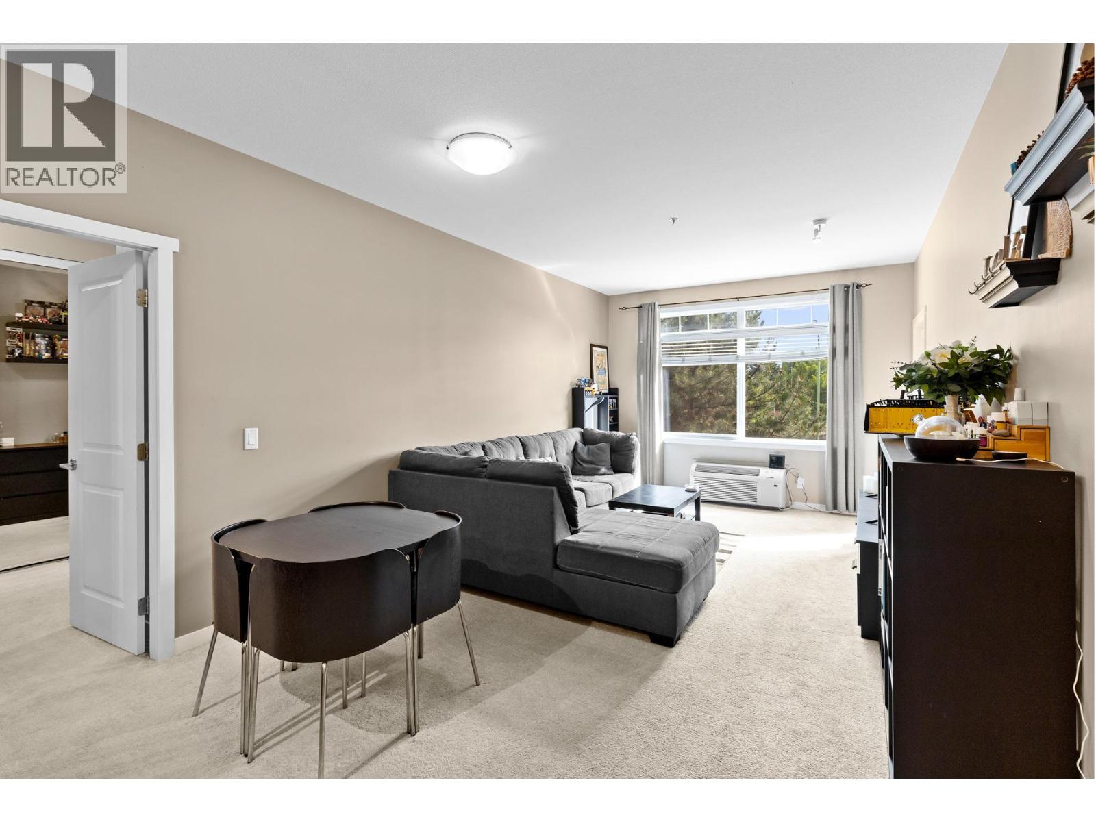 Picture for Unit #209, 1350 Ridgeway  Drive https://www.cirrealty.ca/reb/bc/5/10364155_8.jpg