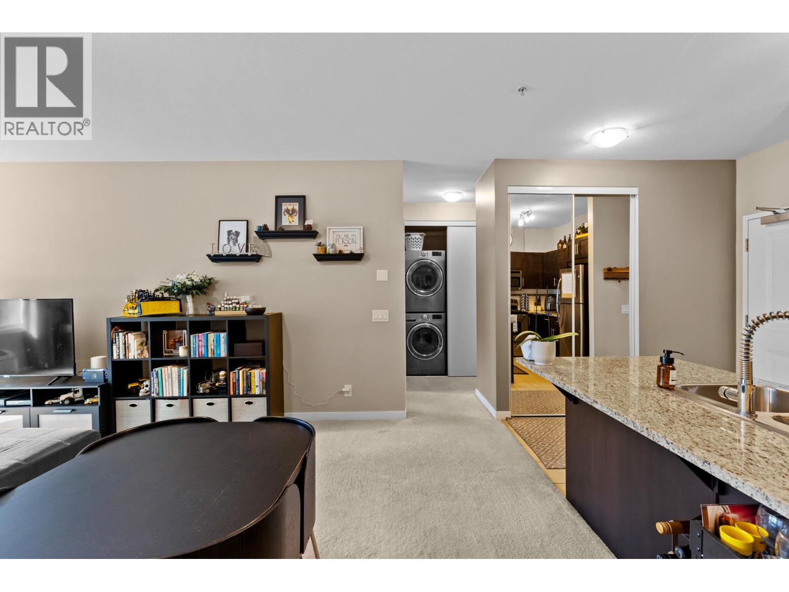 Picture for Unit #209, 1350 Ridgeway  Drive https://www.cirrealty.ca/reb/bc/5/10364155_9.jpg