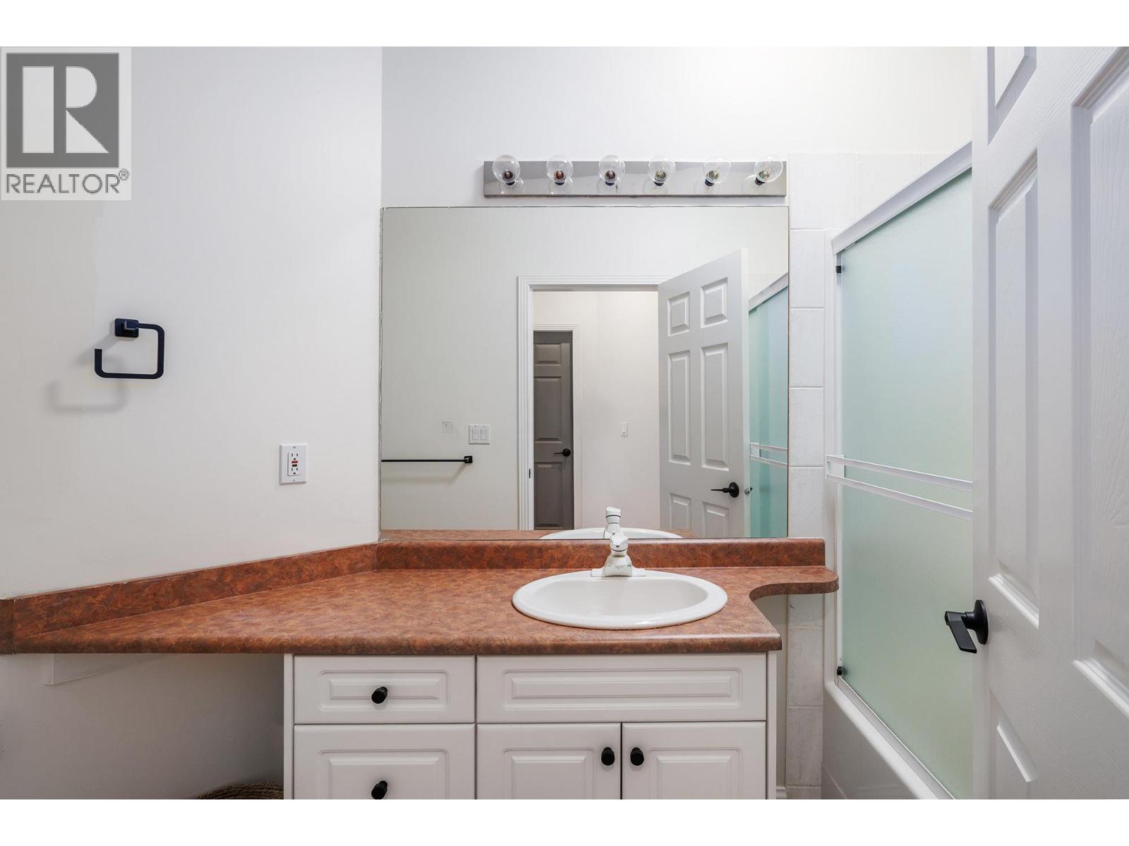 Picture for 1677 Mission Hill  Road https://www.cirrealty.ca/reb/bc/5/10364265_17.jpg