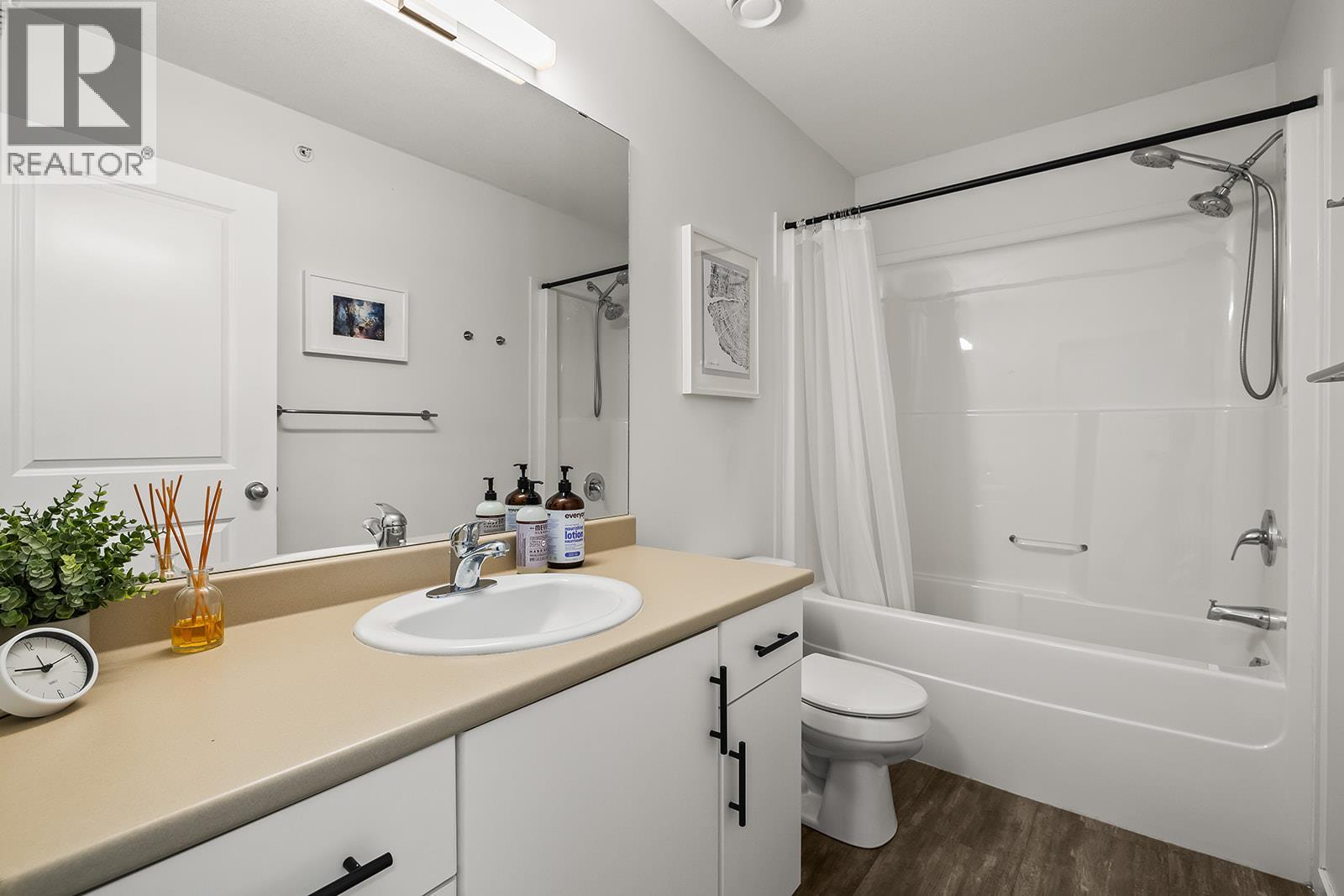 Picture for Unit #314, 1481 Glenmore  RoadN https://www.cirrealty.ca/reb/bc/5/10364405_18.jpg