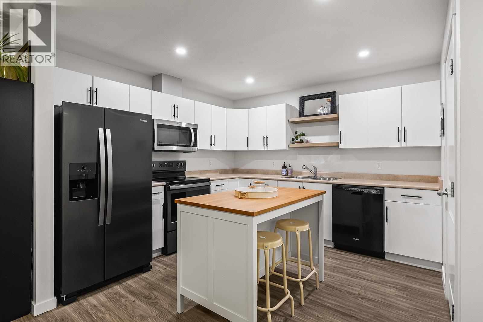 Picture for Unit #314, 1481 Glenmore  RoadN