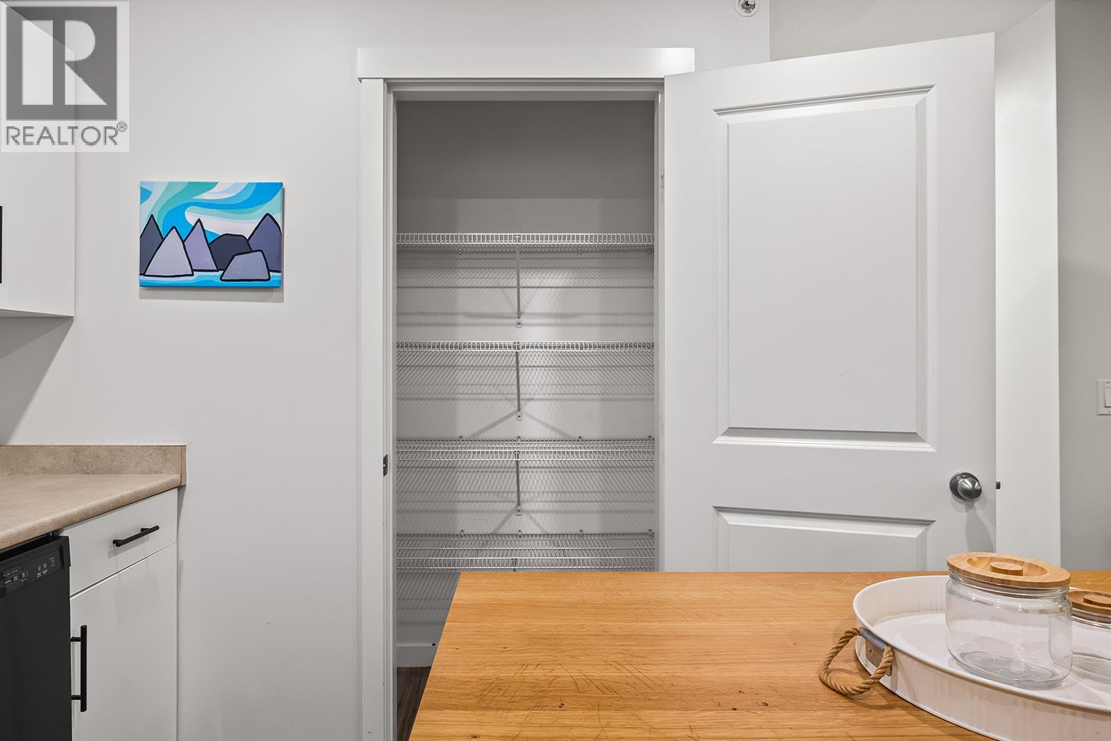 Picture for Unit #314, 1481 Glenmore  RoadN https://www.cirrealty.ca/reb/bc/5/10364405_8.jpg