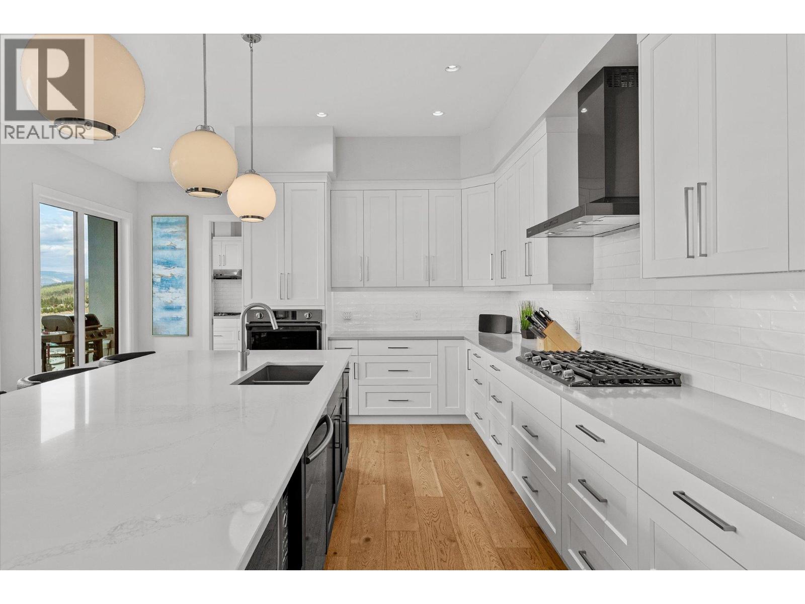 Picture for 980 Ledgeview  Court https://www.cirrealty.ca/reb/bc/5/10364435_19.jpg