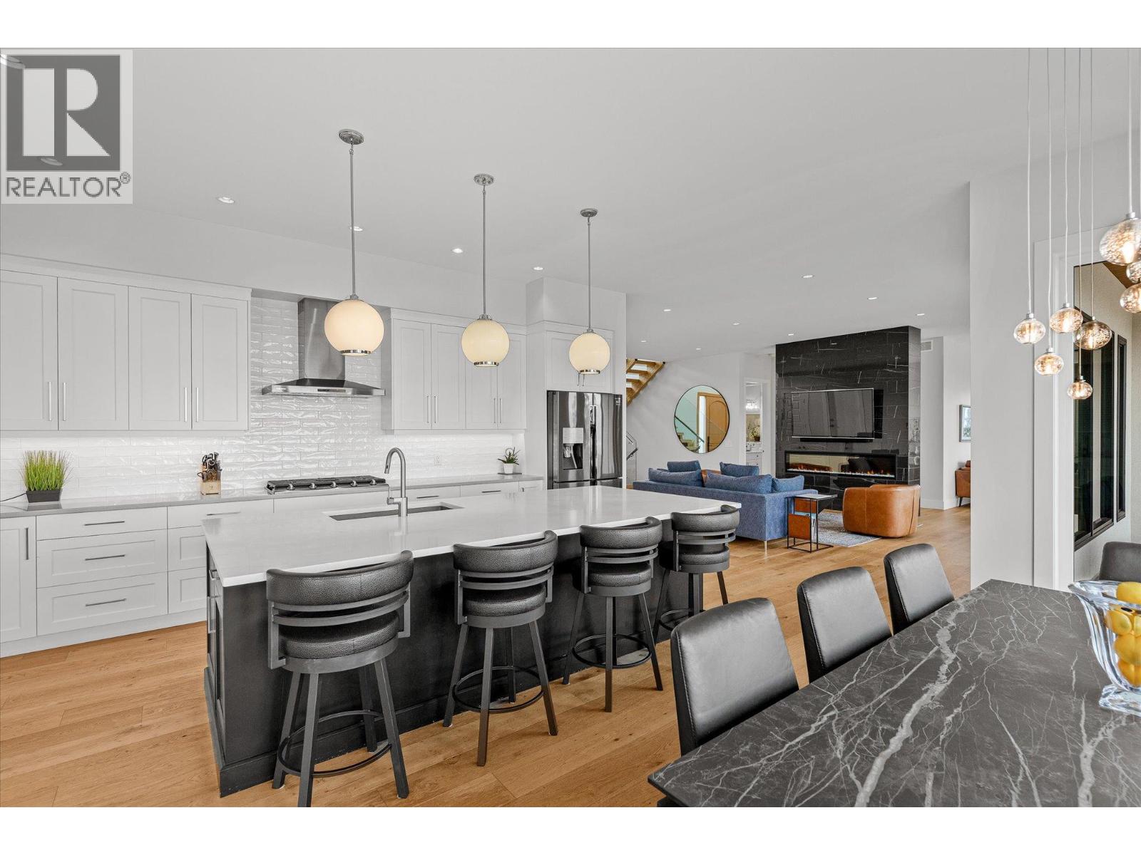 Picture for 980 Ledgeview  Court https://www.cirrealty.ca/reb/bc/5/10364435_21.jpg