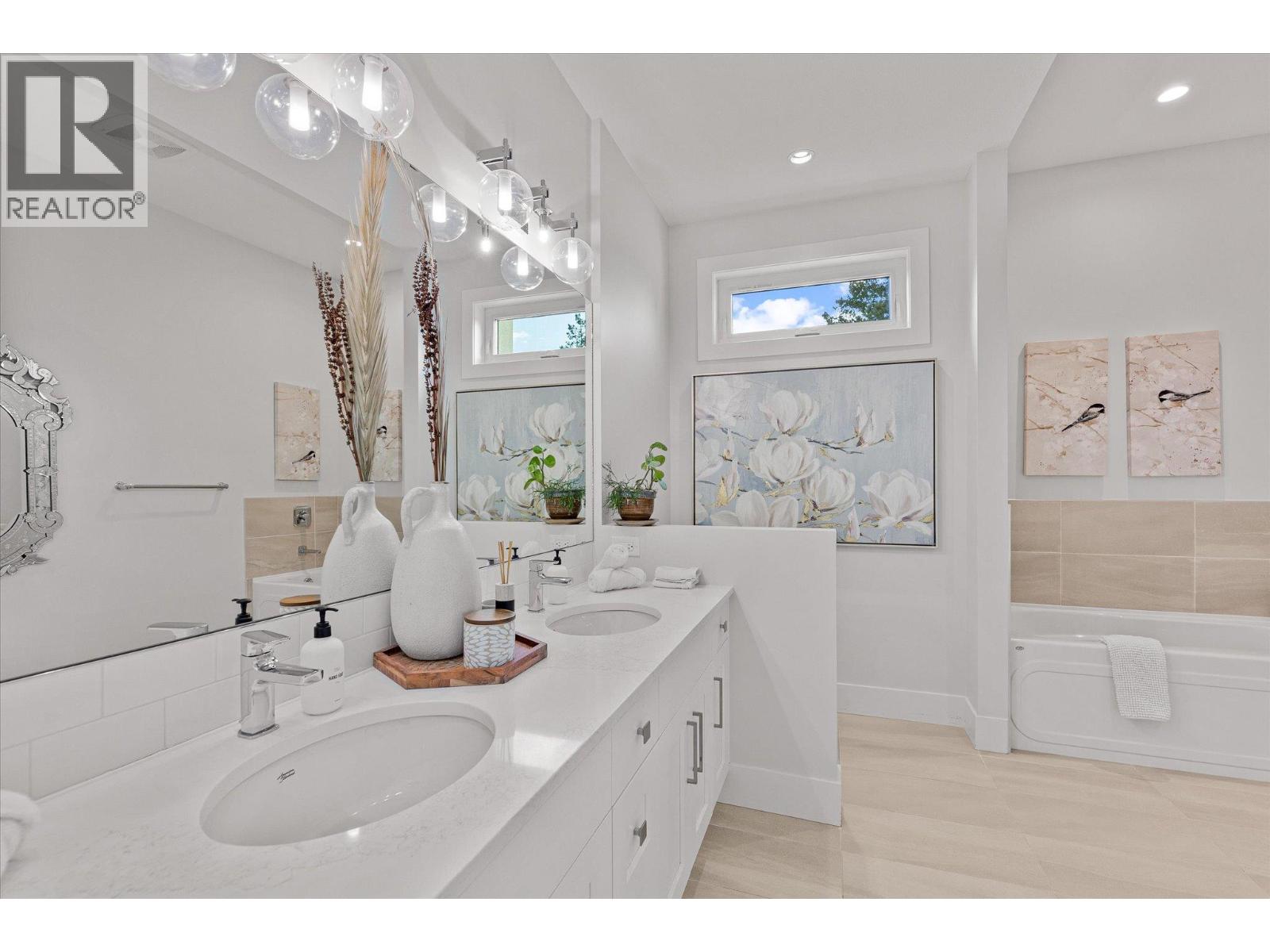 Picture for 980 Ledgeview  Court https://www.cirrealty.ca/reb/bc/5/10364435_33.jpg