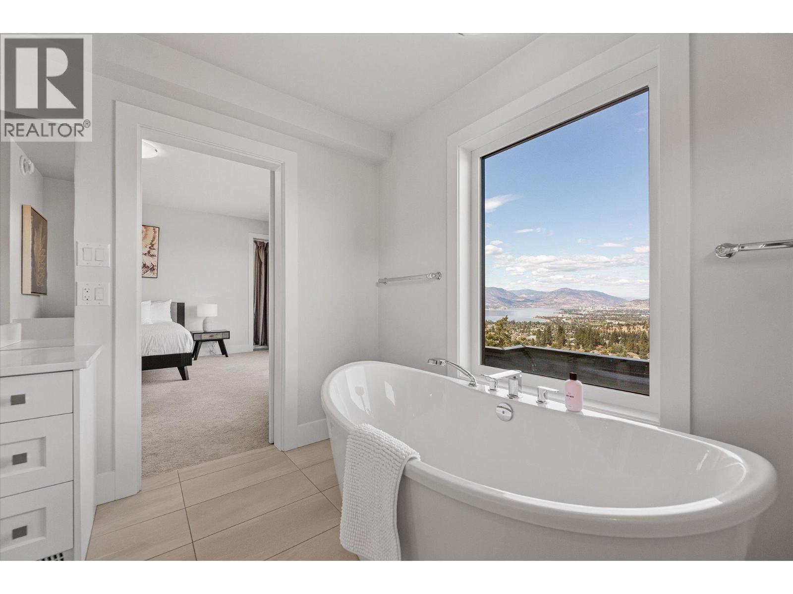 Picture for 980 Ledgeview  Court https://www.cirrealty.ca/reb/bc/5/10364435_39.jpg