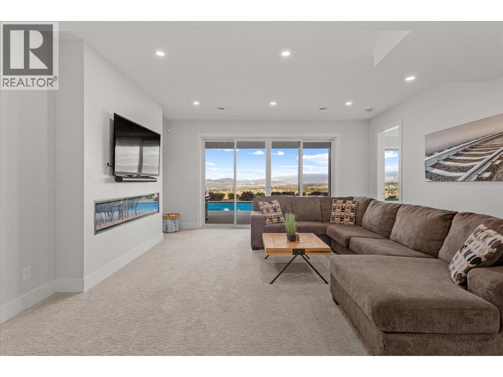 Picture for 980 Ledgeview  Court https://www.cirrealty.ca/reb/bc/5/10364435_46.jpg