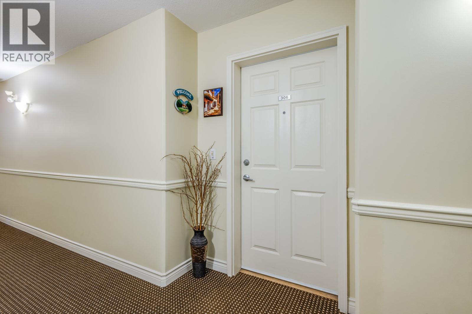 Picture for Unit #306, 1961 Durnin  Road https://www.cirrealty.ca/reb/bc/5/10364685_7.jpg