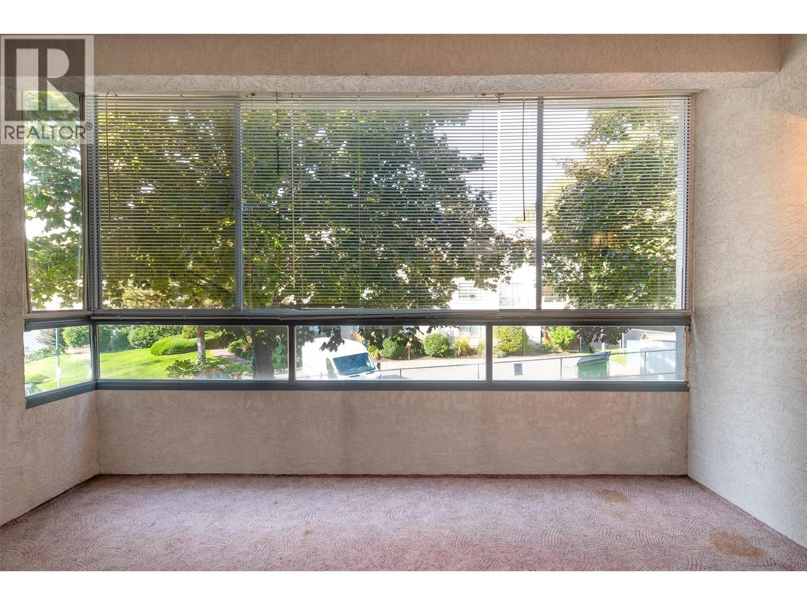 Picture for Unit #203, 200 Hollywood  RoadN https://www.cirrealty.ca/reb/bc/5/10364695_17.jpg