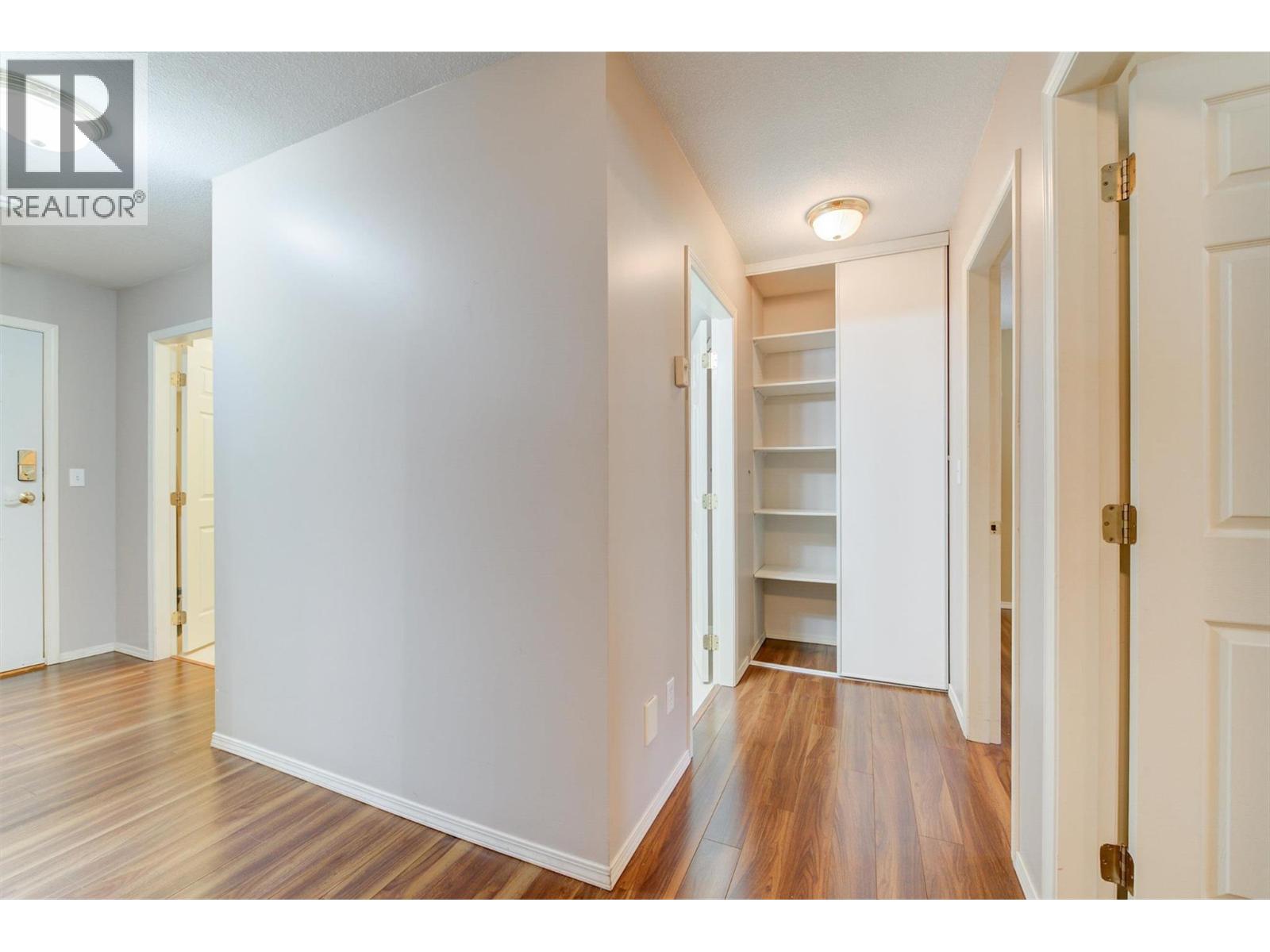 Picture for Unit #203, 200 Hollywood  RoadN https://www.cirrealty.ca/reb/bc/5/10364695_28.jpg
