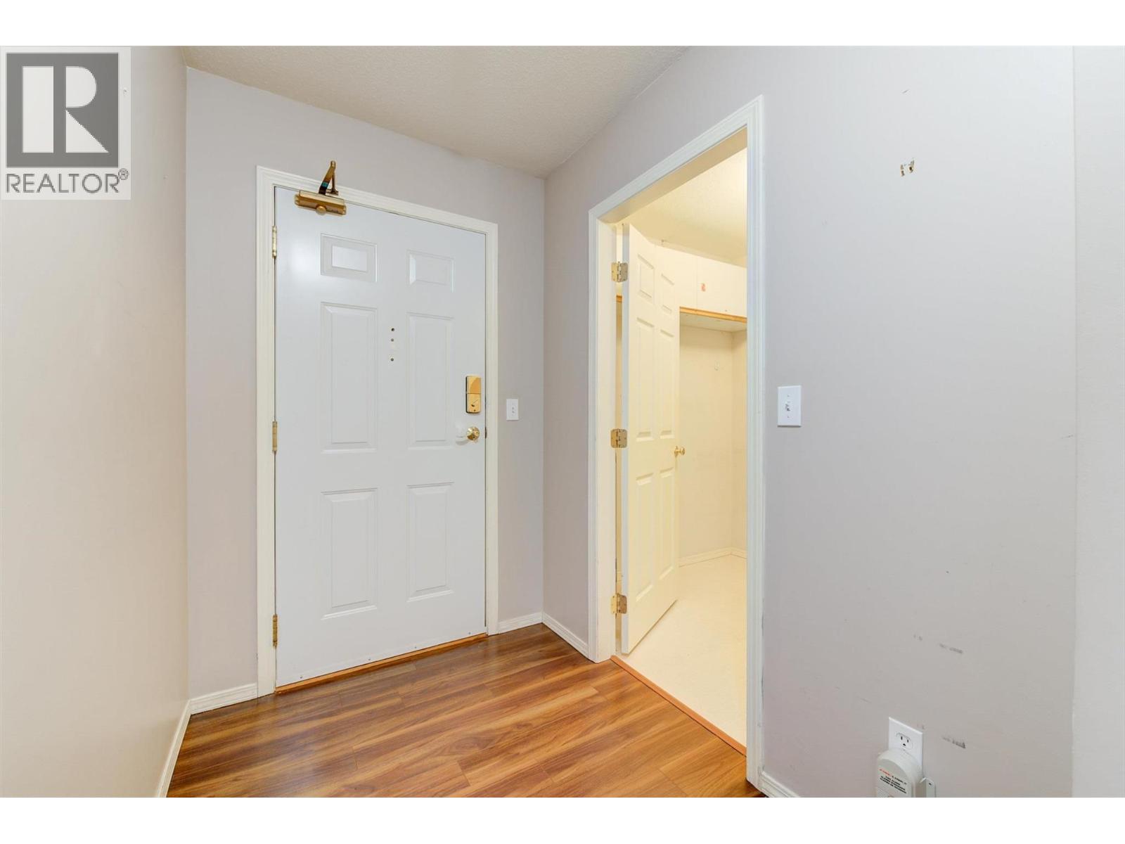 Picture for Unit #203, 200 Hollywood  RoadN https://www.cirrealty.ca/reb/bc/5/10364695_31.jpg