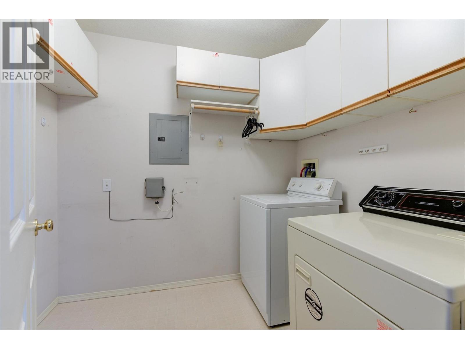 Picture for Unit #203, 200 Hollywood  RoadN https://www.cirrealty.ca/reb/bc/5/10364695_32.jpg