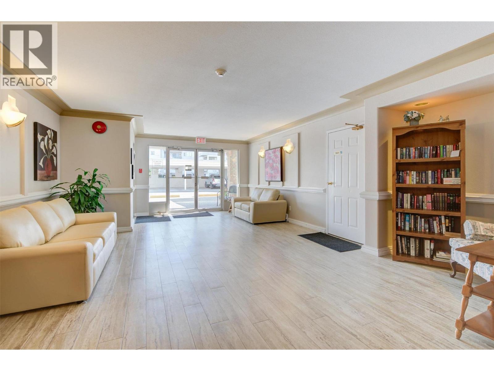 Picture for Unit #203, 200 Hollywood  RoadN https://www.cirrealty.ca/reb/bc/5/10364695_33.jpg