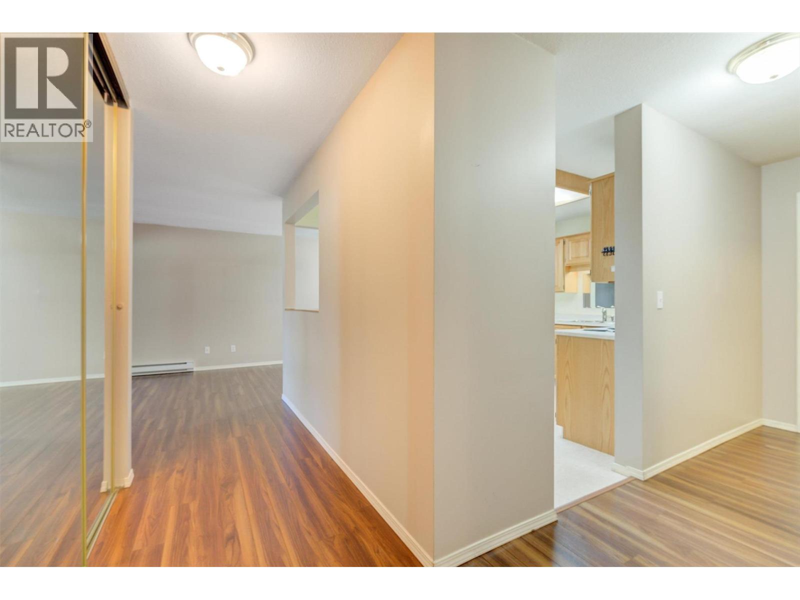 Picture for Unit #203, 200 Hollywood  RoadN https://www.cirrealty.ca/reb/bc/5/10364695_7.jpg