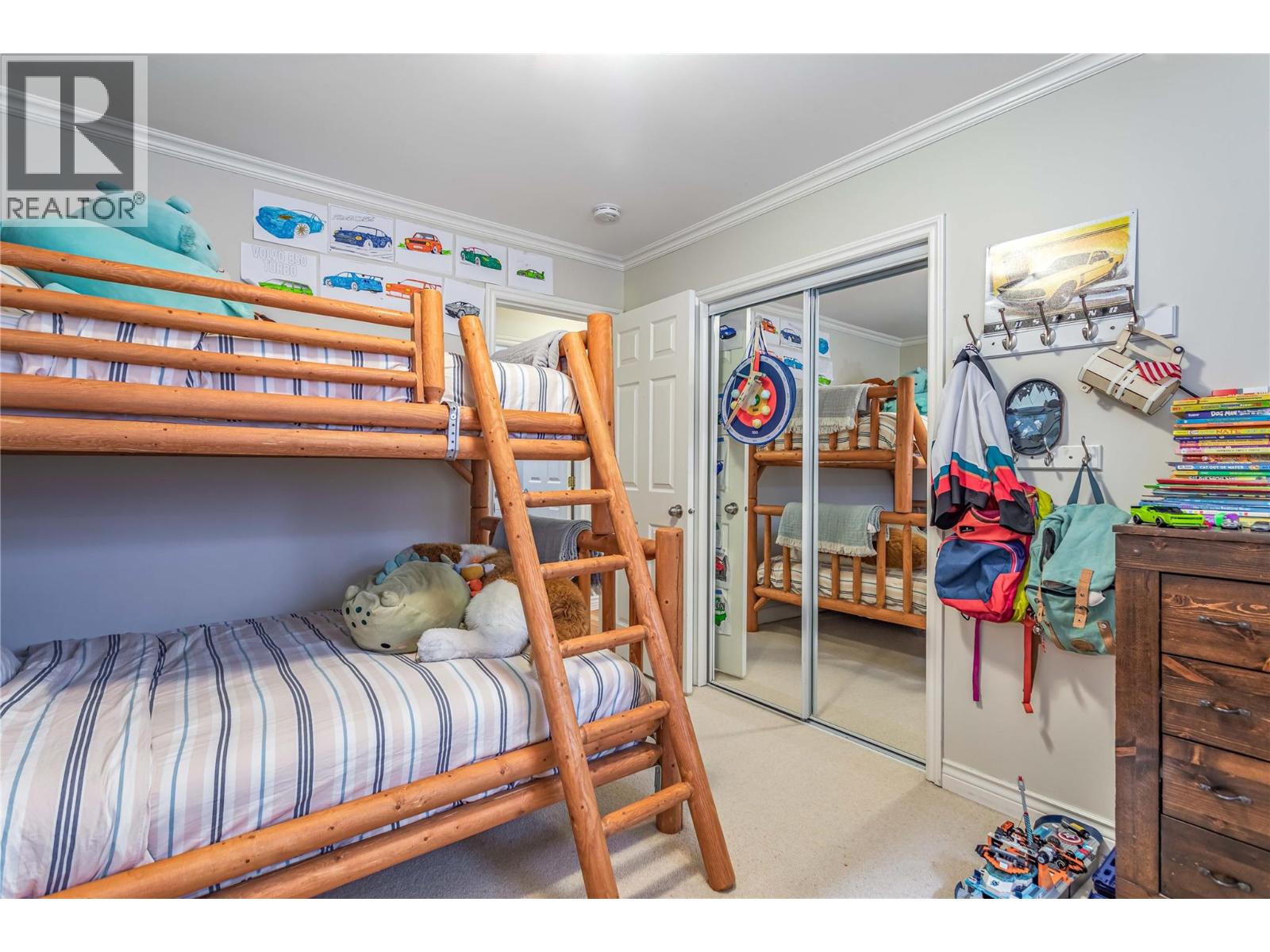 Picture for 311 Woodpark  Crescent https://www.cirrealty.ca/reb/bc/5/10365125_18.jpg