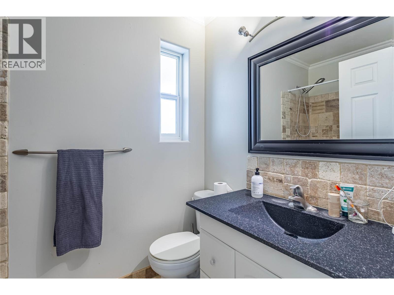 Picture for 311 Woodpark  Crescent https://www.cirrealty.ca/reb/bc/5/10365125_21.jpg