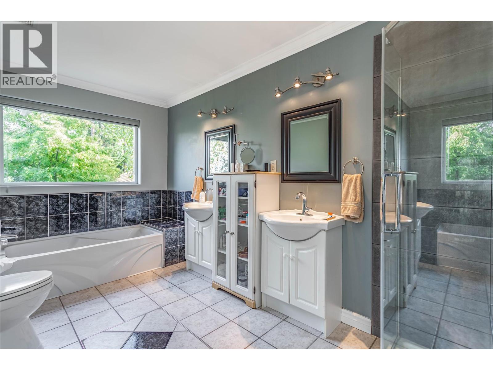 Picture for 311 Woodpark  Crescent https://www.cirrealty.ca/reb/bc/5/10365125_27.jpg