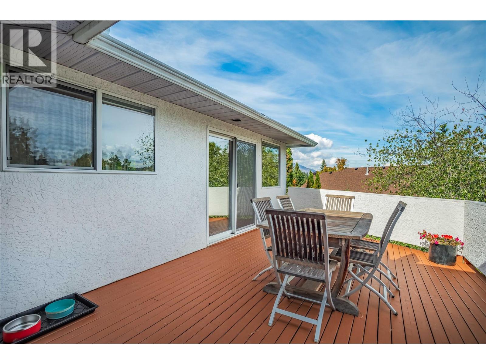 Picture for 311 Woodpark  Crescent https://www.cirrealty.ca/reb/bc/5/10365125_32.jpg