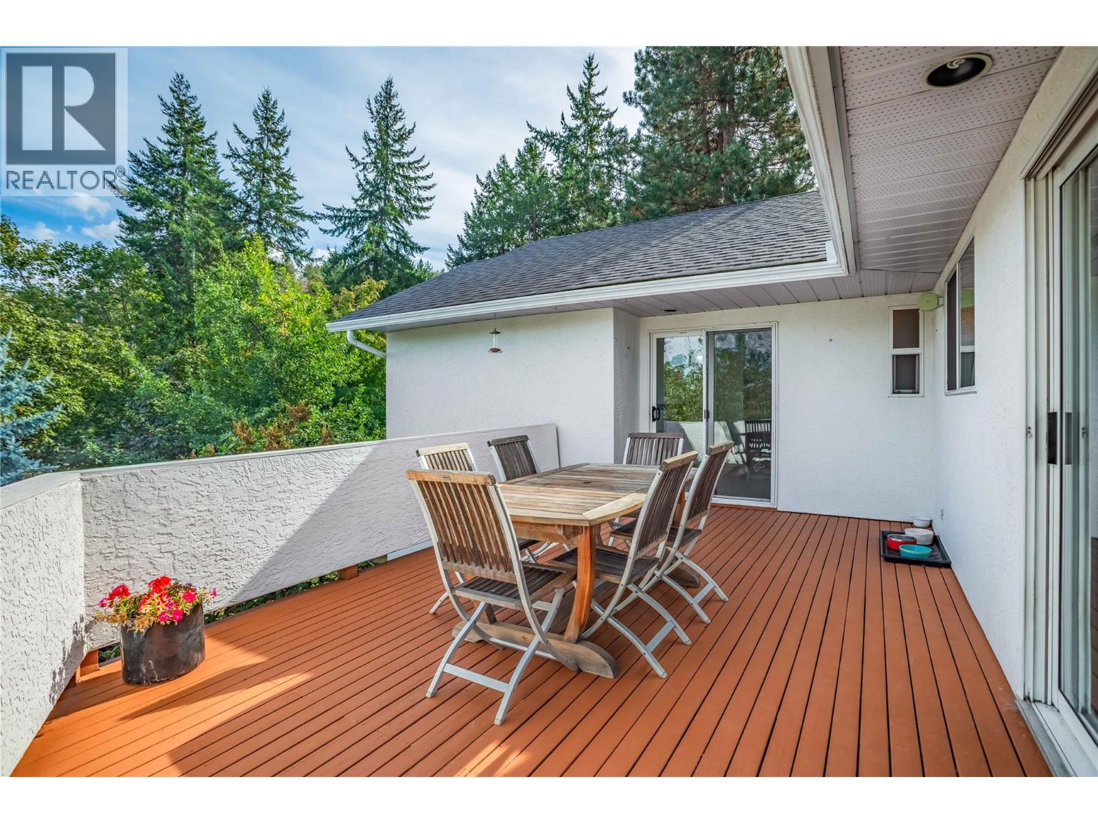 Picture for 311 Woodpark  Crescent https://www.cirrealty.ca/reb/bc/5/10365125_34.jpg