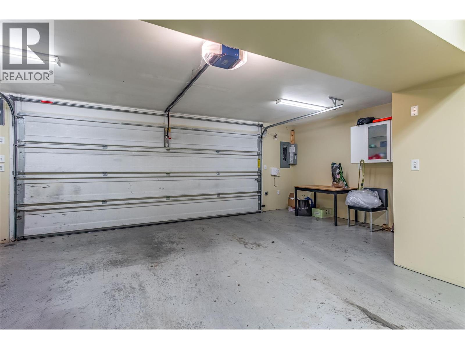 Picture for 311 Woodpark  Crescent https://www.cirrealty.ca/reb/bc/5/10365125_35.jpg