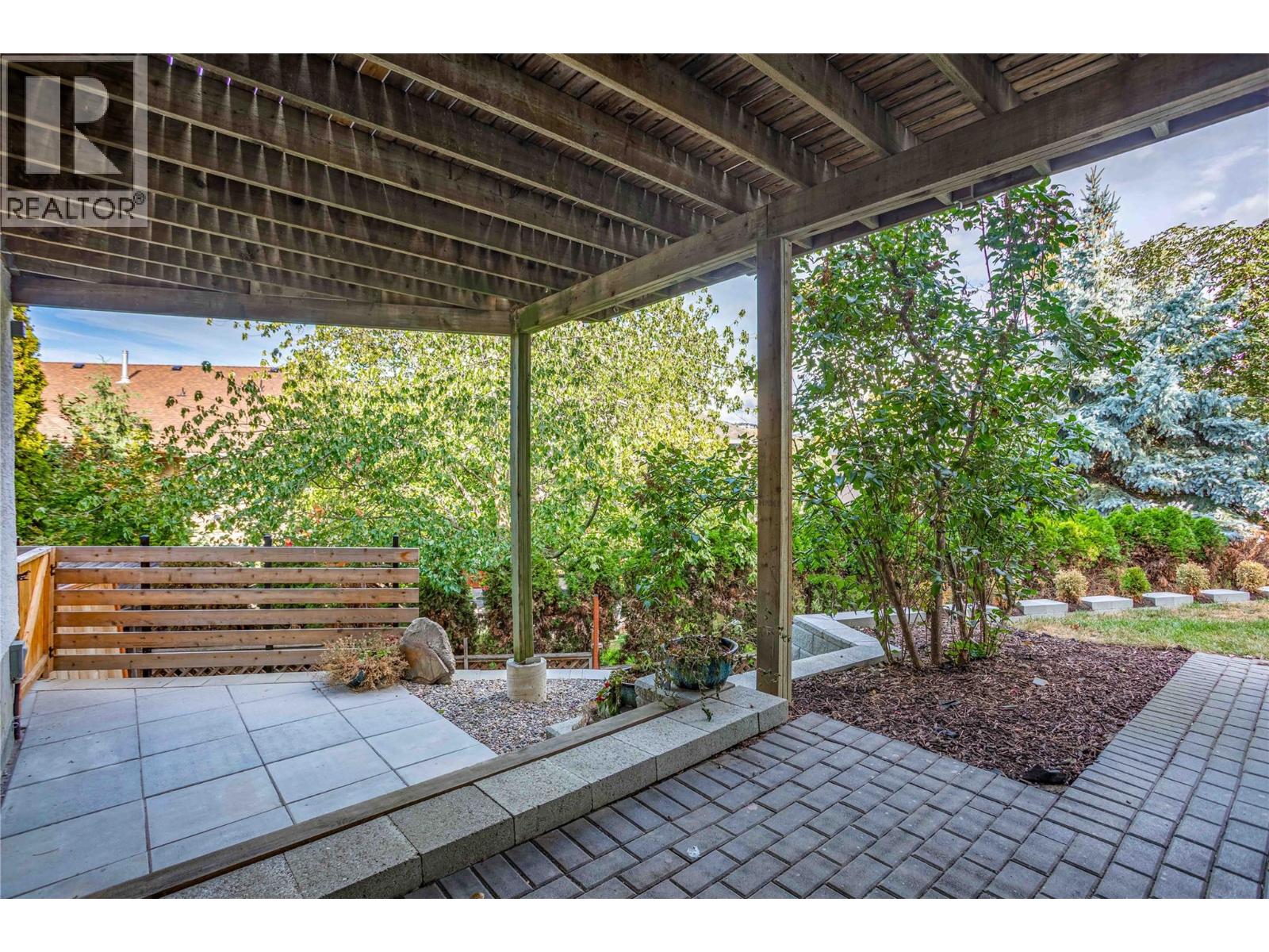 Picture for 311 Woodpark  Crescent https://www.cirrealty.ca/reb/bc/5/10365125_37.jpg