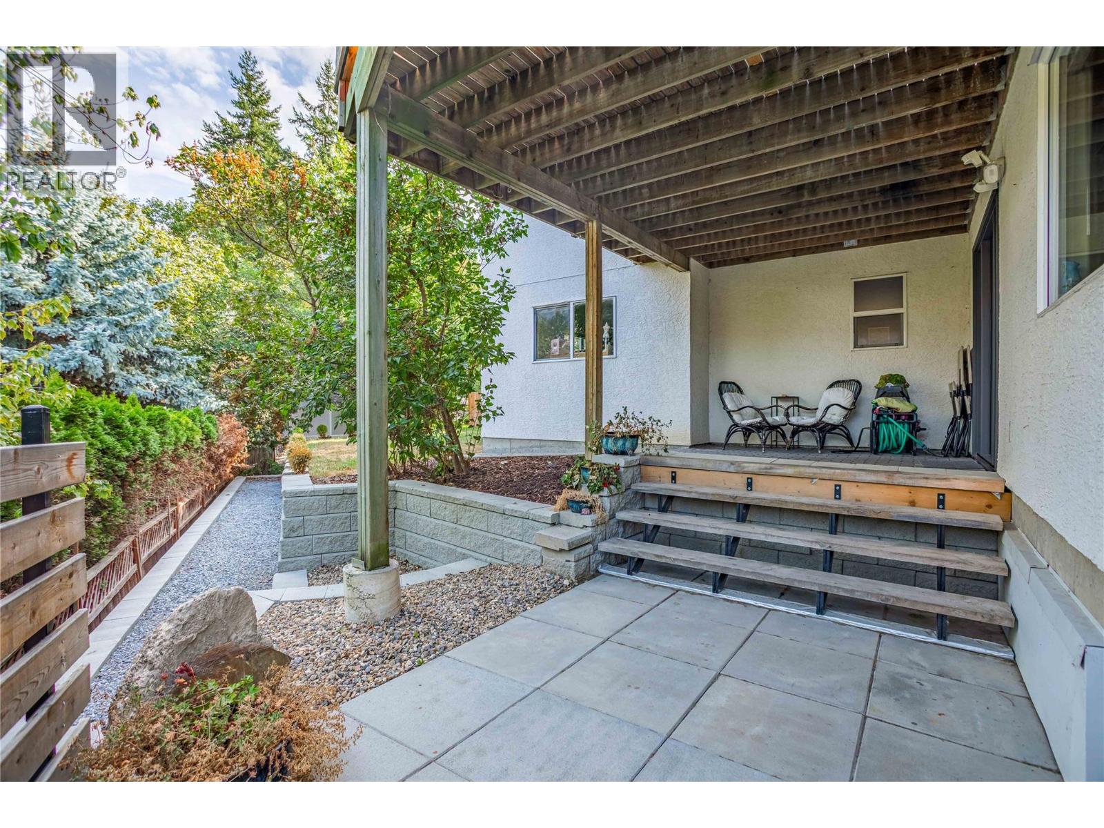 Picture for 311 Woodpark  Crescent https://www.cirrealty.ca/reb/bc/5/10365125_38.jpg