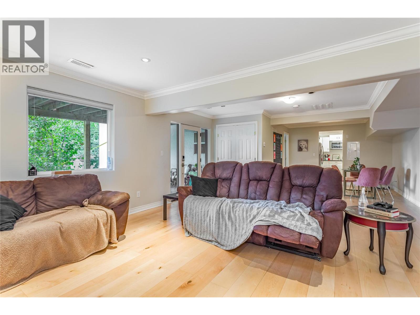 Picture for 311 Woodpark  Crescent https://www.cirrealty.ca/reb/bc/5/10365125_41.jpg