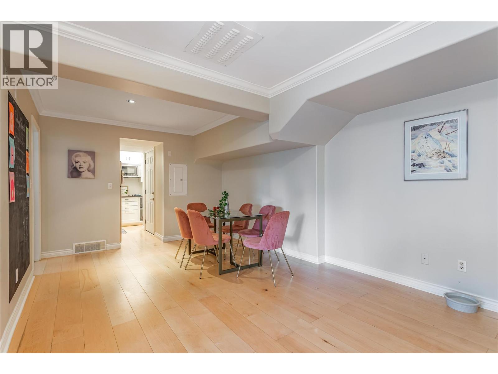 Picture for 311 Woodpark  Crescent https://www.cirrealty.ca/reb/bc/5/10365125_42.jpg