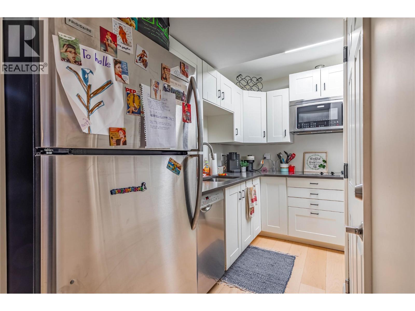 Picture for 311 Woodpark  Crescent https://www.cirrealty.ca/reb/bc/5/10365125_43.jpg