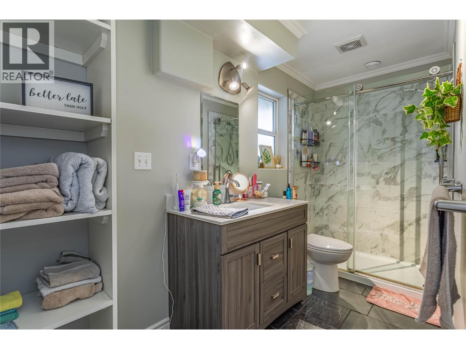 Picture for 311 Woodpark  Crescent https://www.cirrealty.ca/reb/bc/5/10365125_46.jpg