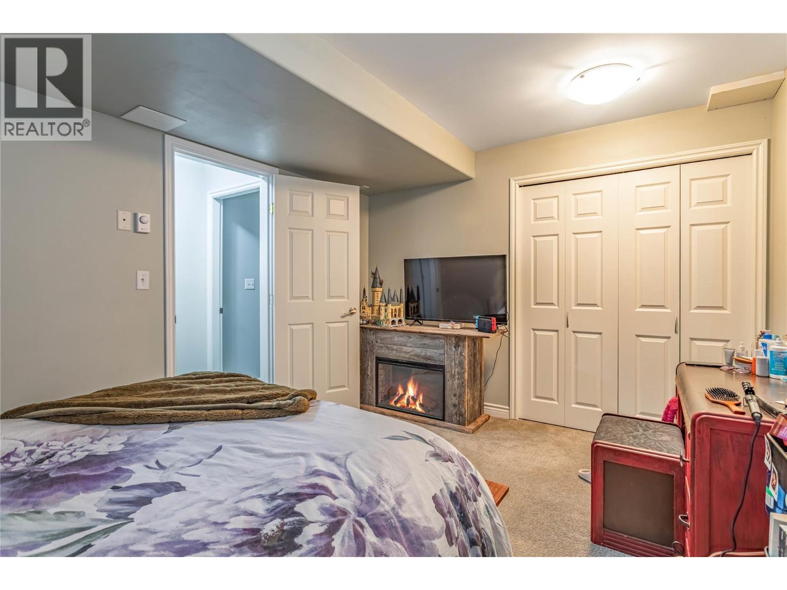 Picture for 311 Woodpark  Crescent https://www.cirrealty.ca/reb/bc/5/10365125_48.jpg